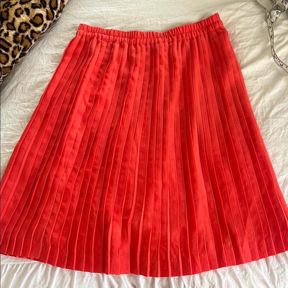 Banana Republic pleated skirt
